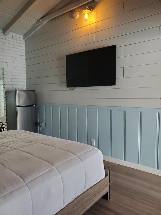 Hollywood Gardens Inn & Suites エクステリア 写真